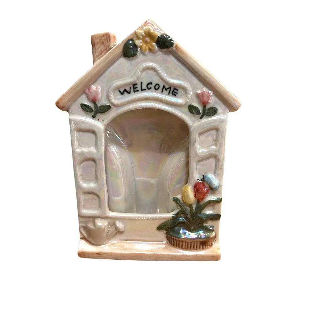 Ceramic‎ Cottagecore House Shaped Welcome Wall Pocket Vase Iridescent Floral